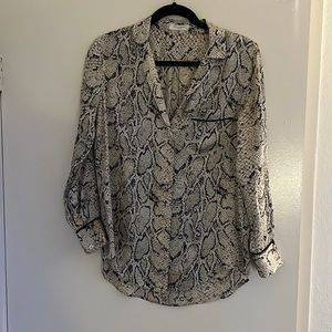 Equipment silk blouse. Python print. Size XS.